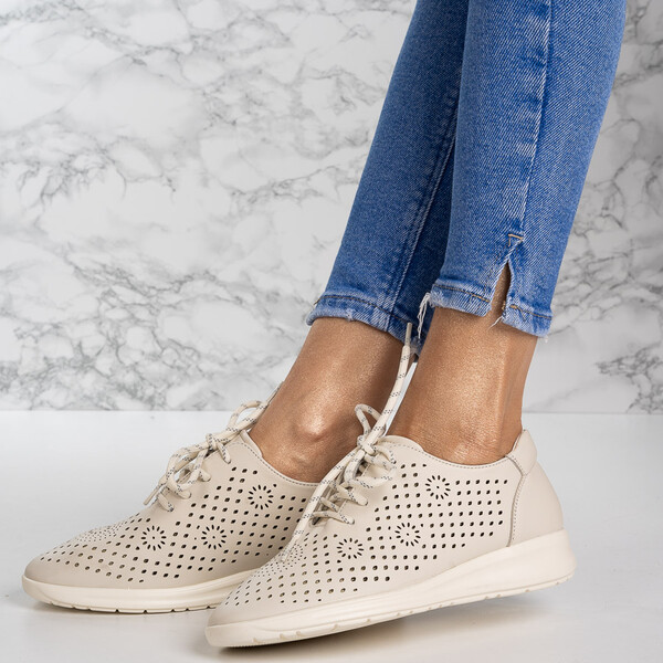 Sneakersi perforati Latifa